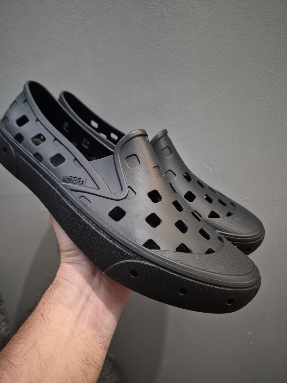 Vans Men’s Slip-On Ventilated Clog — Black Size 11